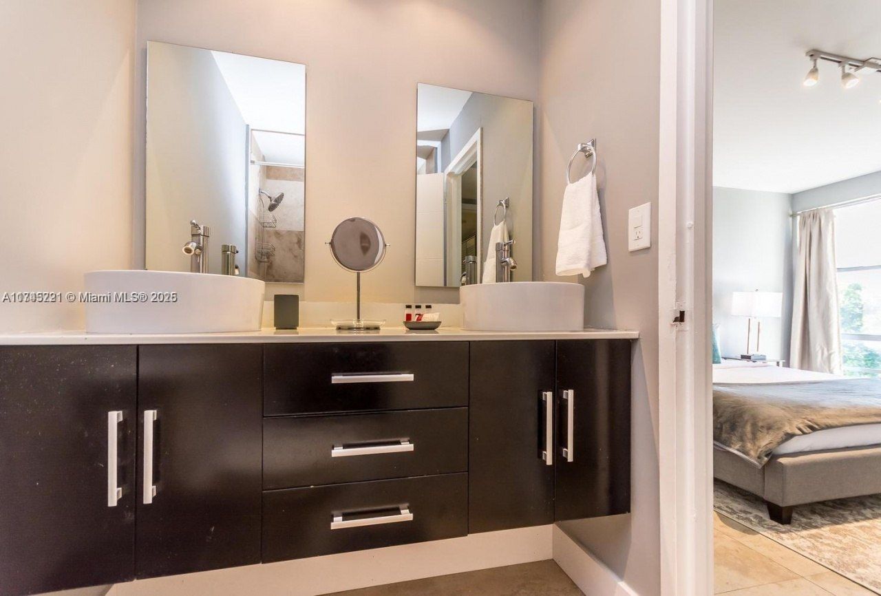 17620 Atlantic Blvd, Unit 519, Sunny Isles Beach, FL 33160 Photo