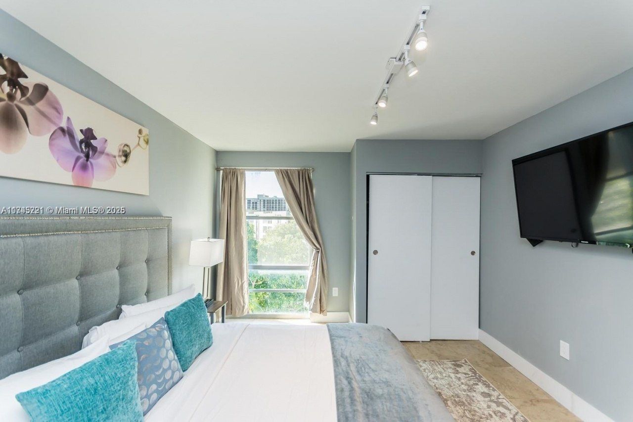 17620 Atlantic Blvd, Unit 519, Sunny Isles Beach, FL 33160 Photo