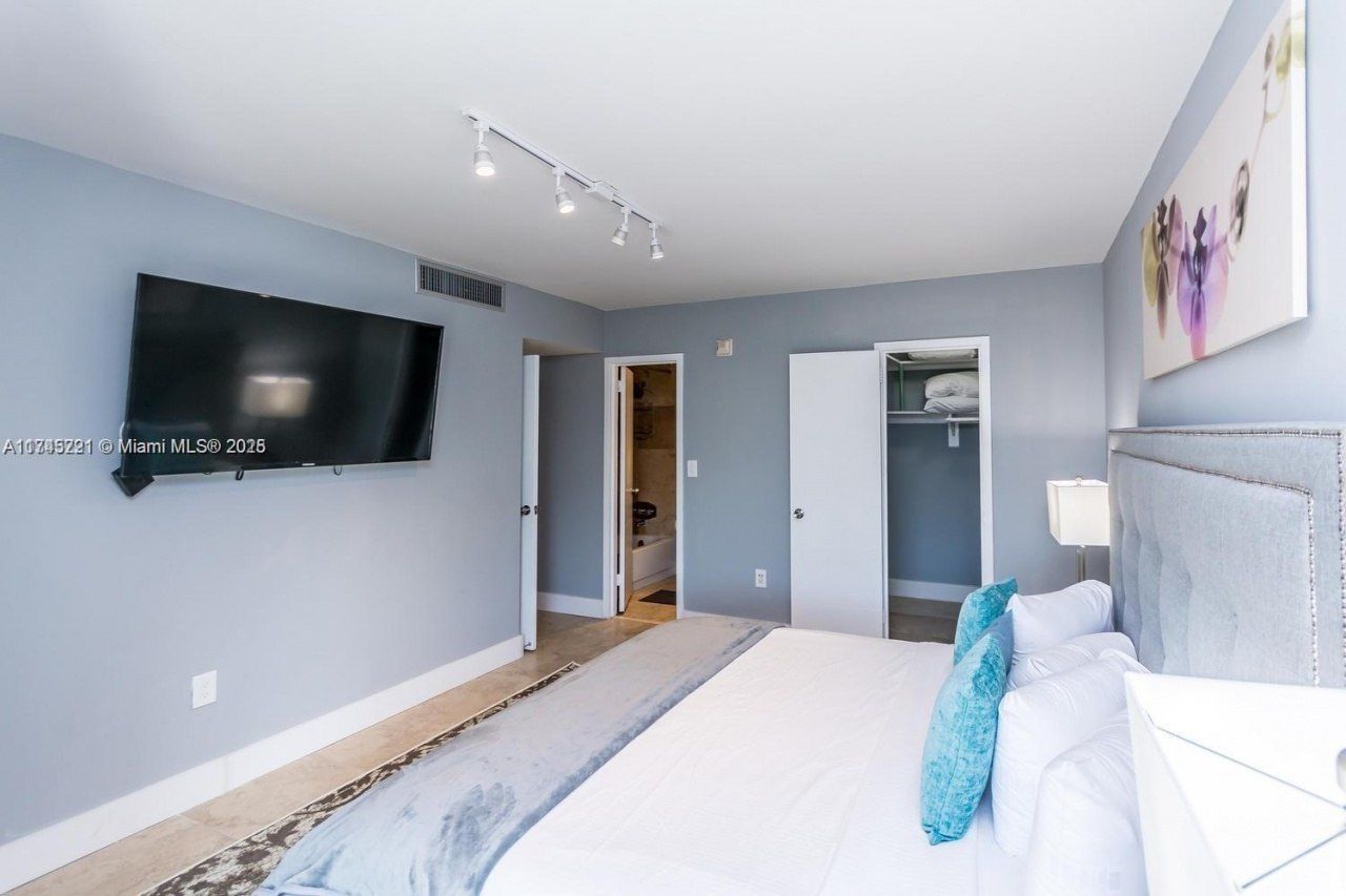 17620 Atlantic Blvd, Unit 519, Sunny Isles Beach, FL 33160 Photo