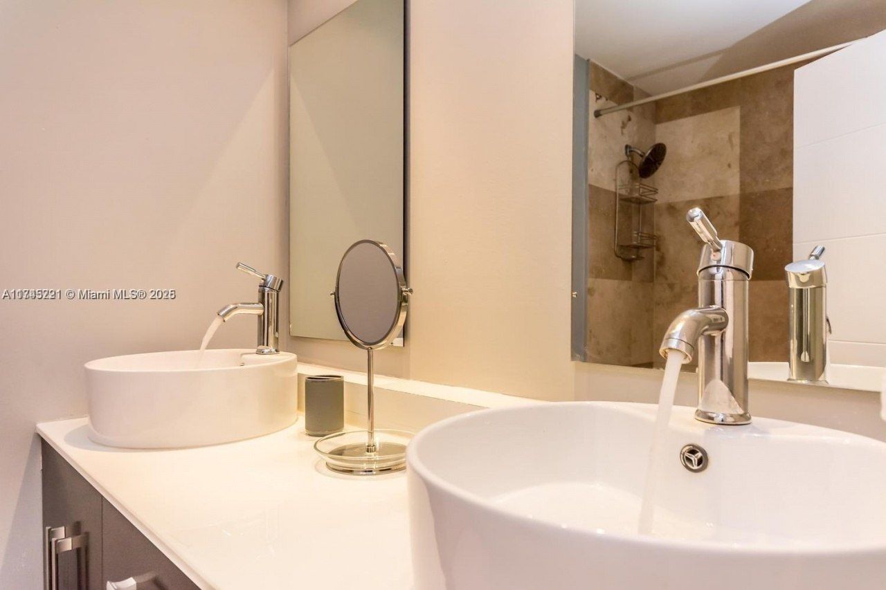 17620 Atlantic Blvd, Unit 519, Sunny Isles Beach, FL 33160 Photo