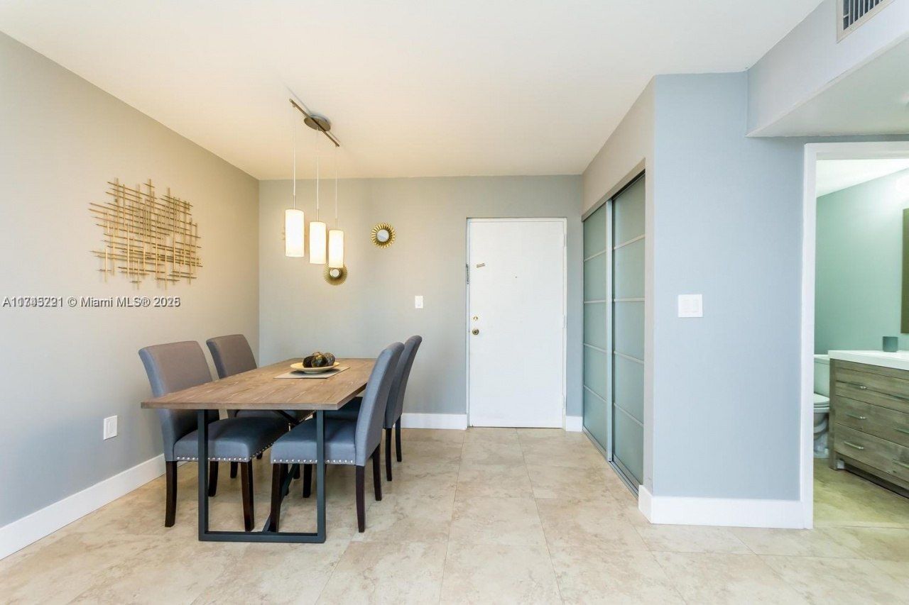 17620 Atlantic Blvd, Unit 519, Sunny Isles Beach, FL 33160 Photo