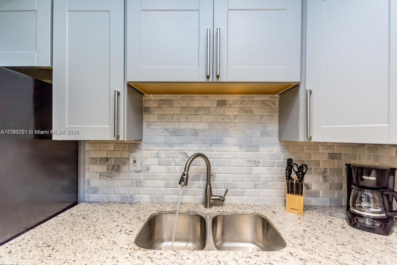 17620 Atlantic Blvd, Unit 519, Sunny Isles Beach, FL 33160 Photo