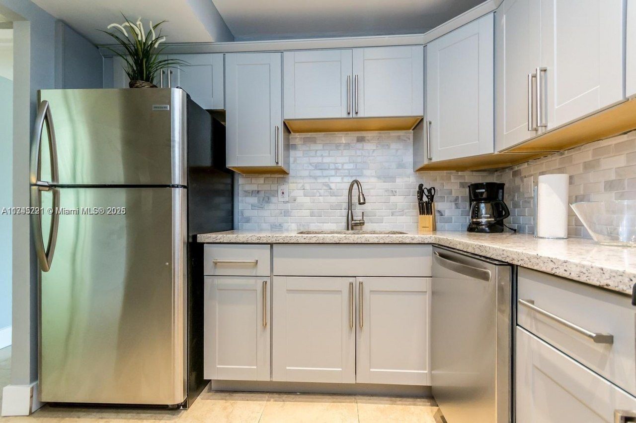 17620 Atlantic Blvd, Unit 519, Sunny Isles Beach, FL 33160 Photo