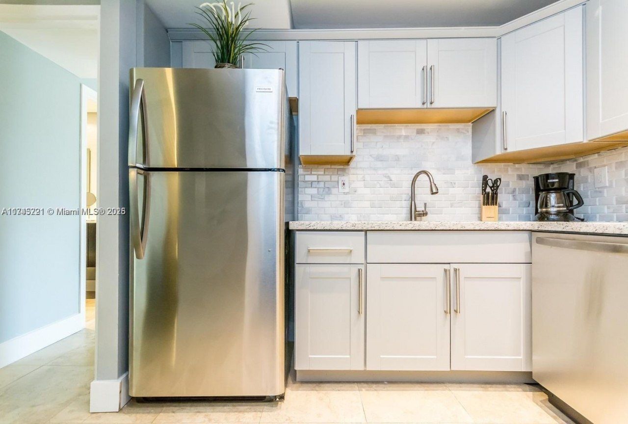 17620 Atlantic Blvd, Unit 519, Sunny Isles Beach, FL 33160 Photo