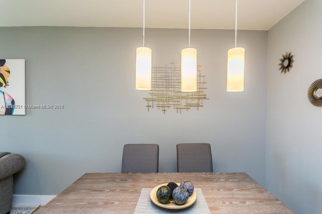 17620 Atlantic Blvd, Unit 519, Sunny Isles Beach, FL 33160 Photo