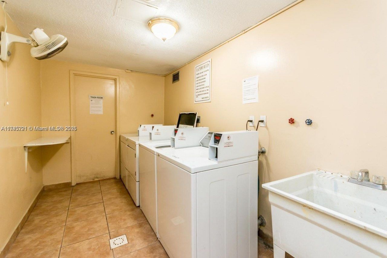 17620 Atlantic Blvd, Unit 519, Sunny Isles Beach, FL 33160 Photo