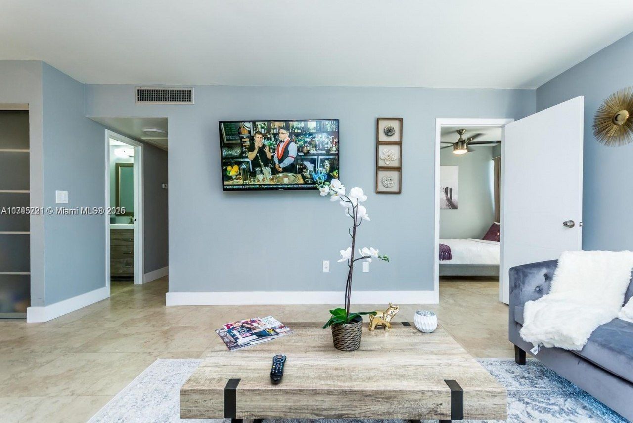 17620 Atlantic Blvd, Unit 519, Sunny Isles Beach, FL 33160 Photo