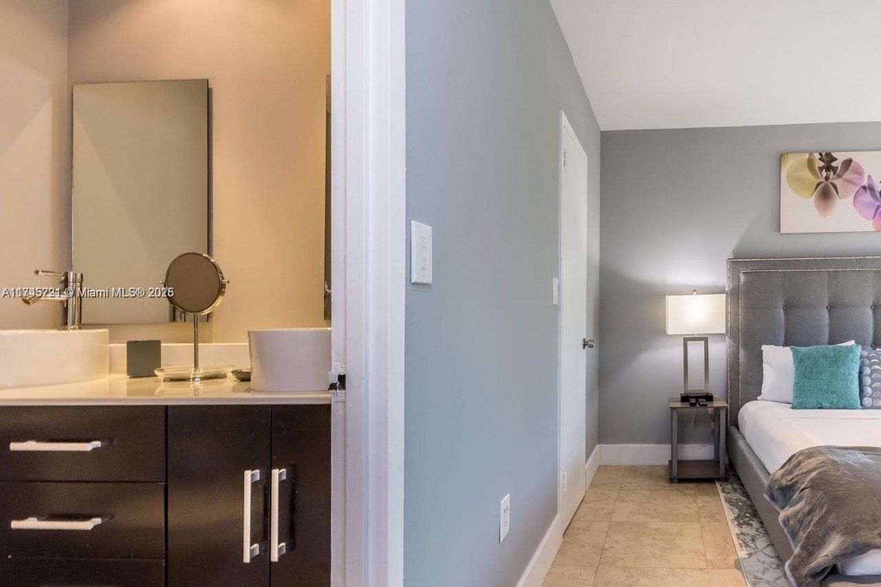 17620 Atlantic Blvd, Unit 519, Sunny Isles Beach, FL 33160 Photo