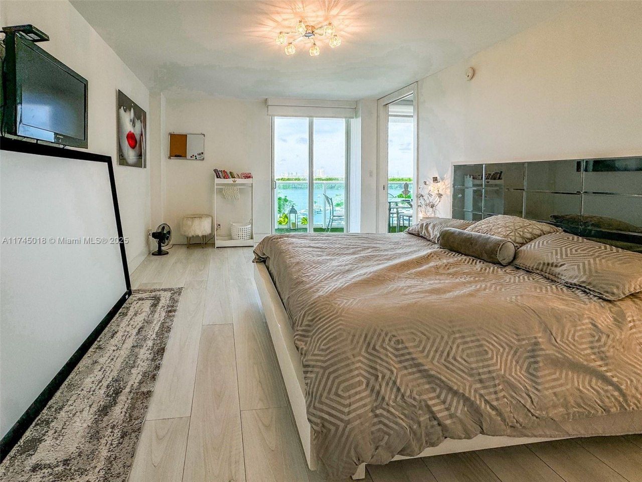 100 Bayview Dr, Unit 721, Sunny Isles Beach, FL 33160 Photo