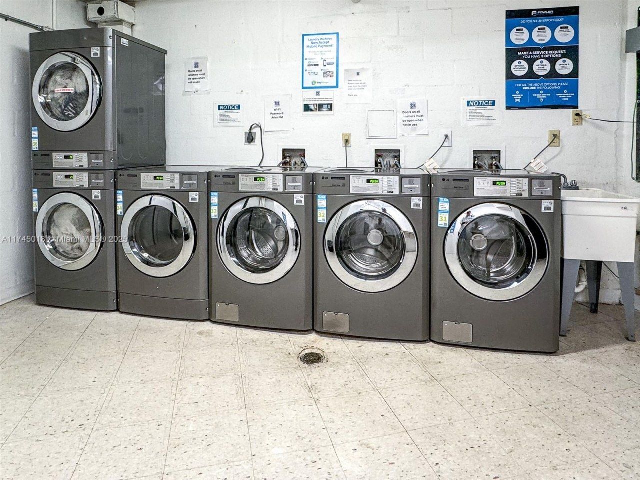 100 Bayview Dr, Unit 721, Sunny Isles Beach, FL 33160 Photo