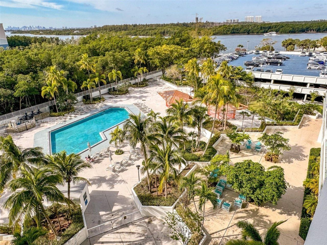 100 Bayview Dr, Unit 721, Sunny Isles Beach, FL 33160 Photo