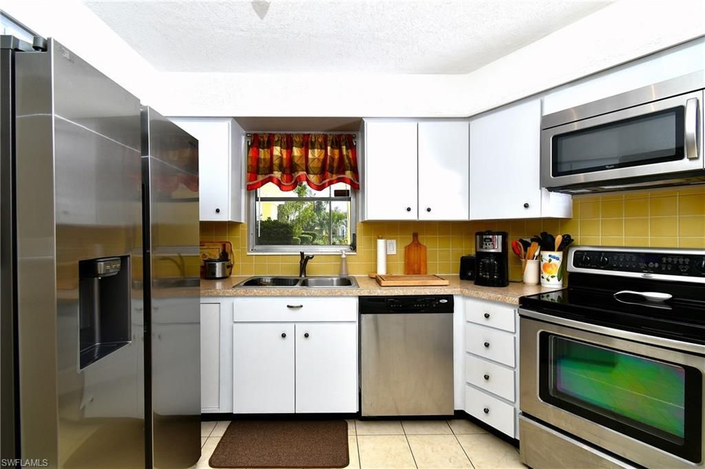 8 Park Lane Cir, Lehigh Acres, FL 33936 Photo