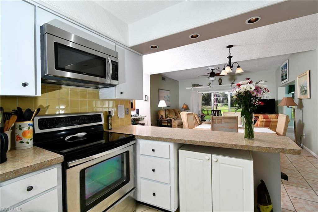 8 Park Lane Cir, Lehigh Acres, FL 33936 Photo