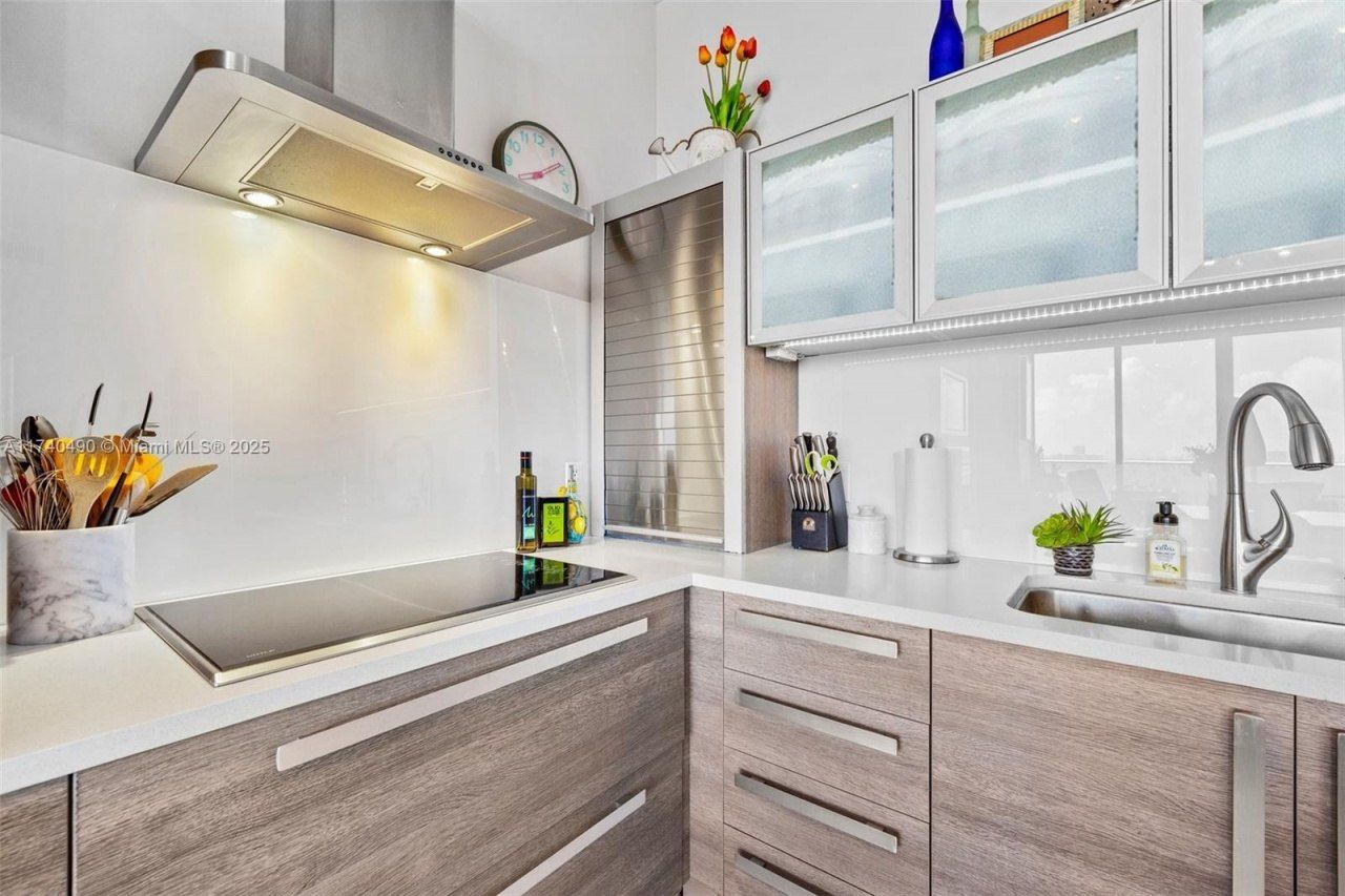 2020 N Bayshore Dr, Unit 1708, Miami, FL 33137 Photo