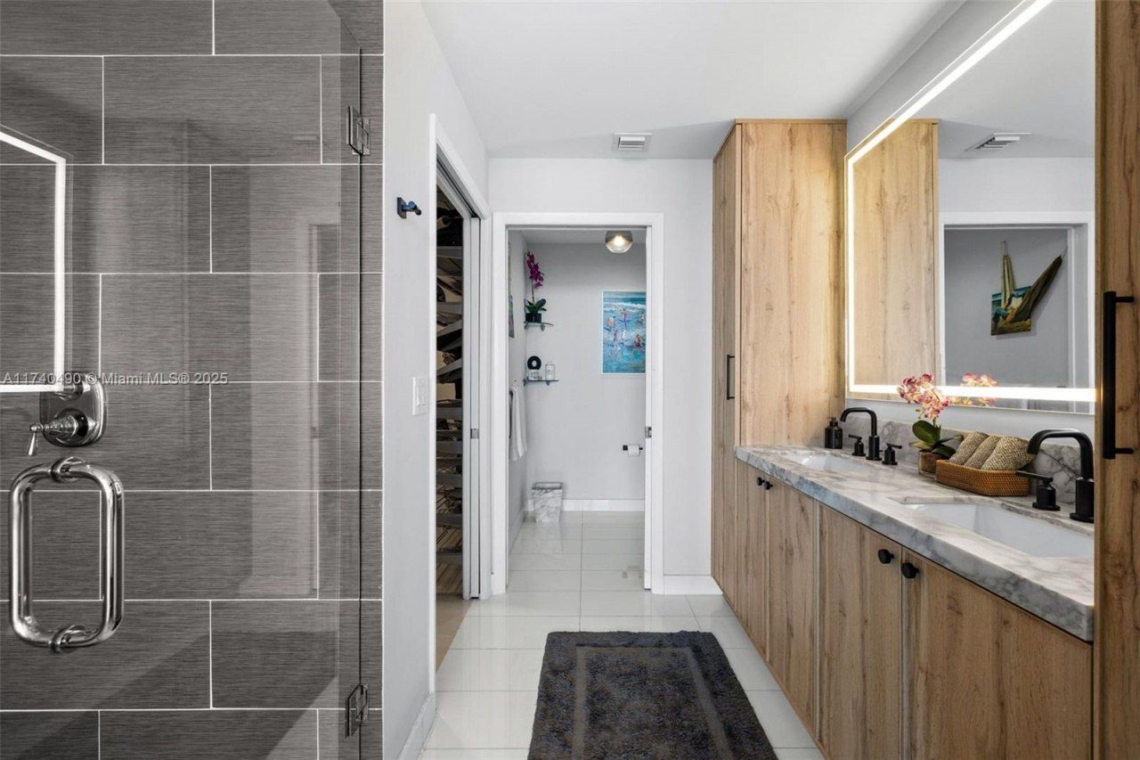 2020 N Bayshore Dr, Unit 1708, Miami, FL 33137 Photo