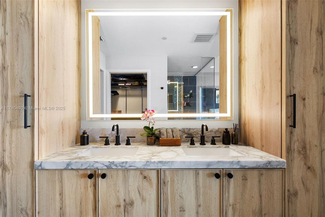 2020 N Bayshore Dr, Unit 1708, Miami, FL 33137 Photo