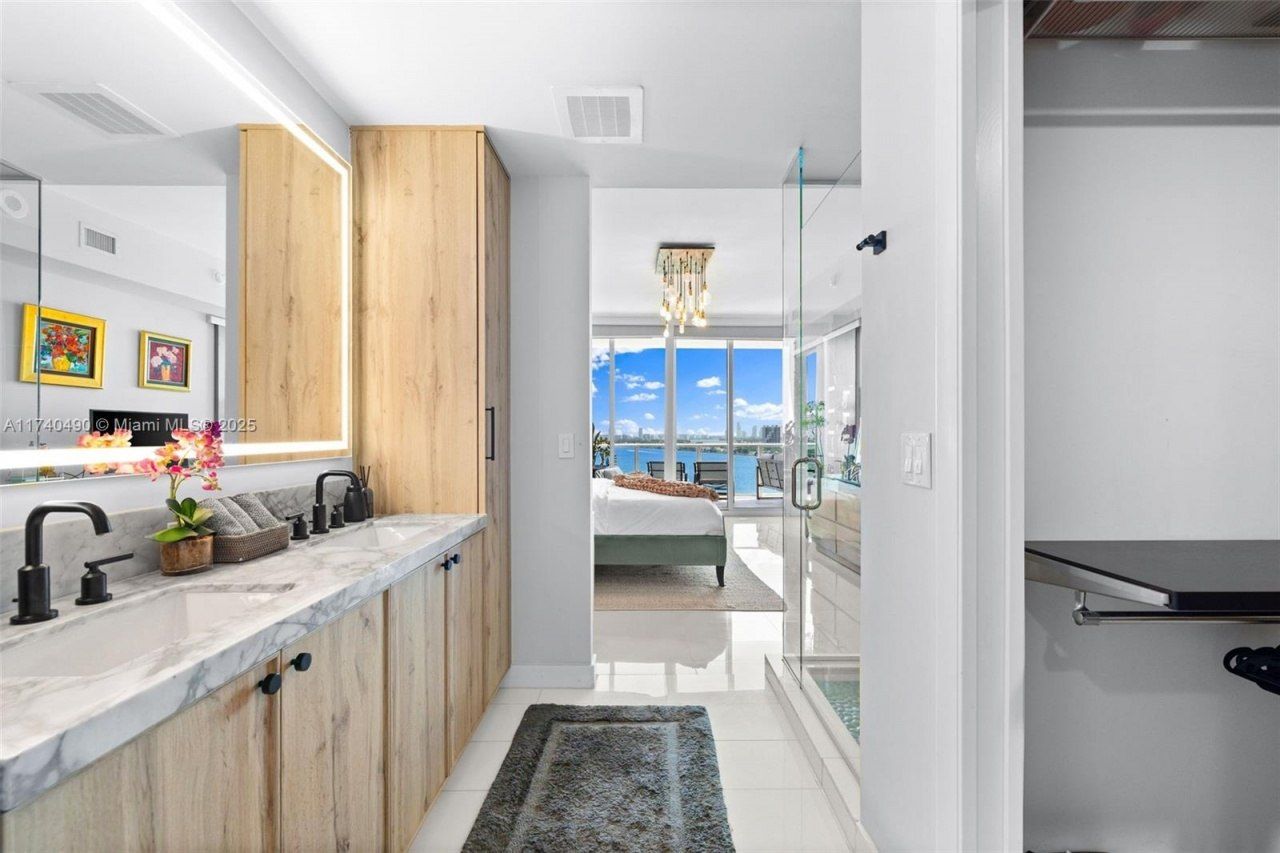 2020 N Bayshore Dr, Unit 1708, Miami, FL 33137 Photo