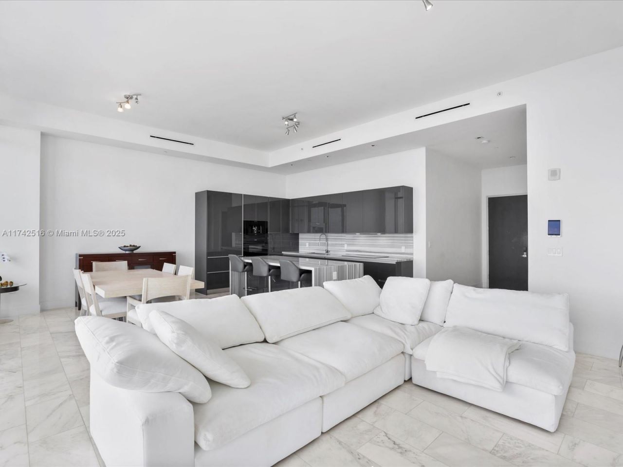 1451 Brickell Ave, Unit 5101, Miami, FL 33131 Photo