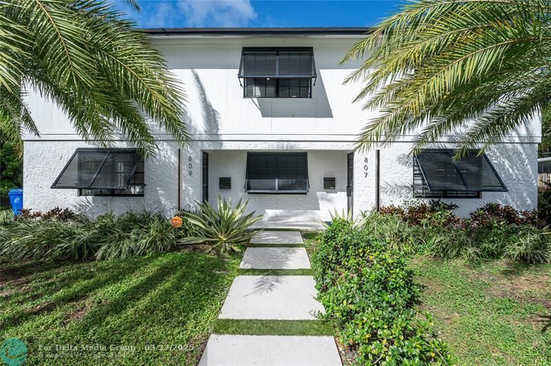 807 SW 14th Ct, Fort Lauderdale, FL 33315 Main Photo