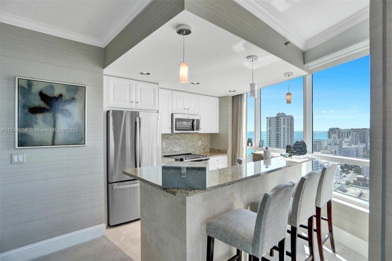 4401 Collins Ave, Unit 2114/2116, Miami Beach, FL 33140 Photo