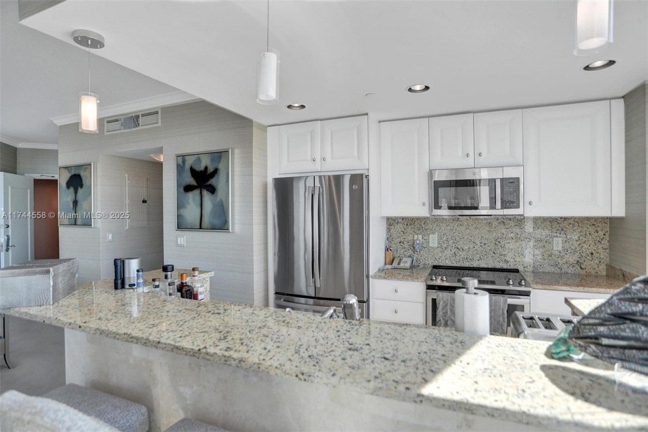 4401 Collins Ave, Unit 2114/2116, Miami Beach, FL 33140 Photo