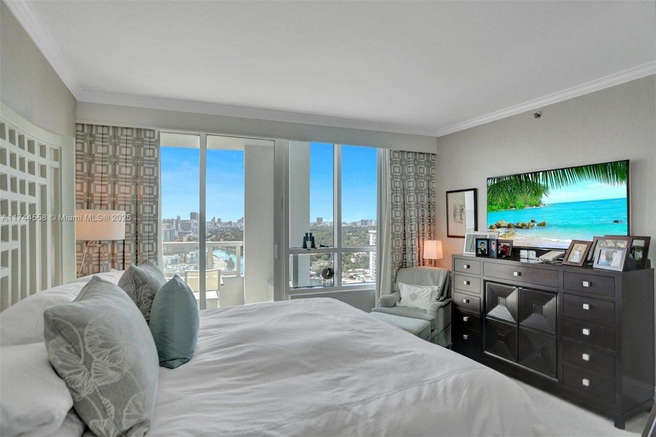 4401 Collins Ave, Unit 2114/2116, Miami Beach, FL 33140 Photo