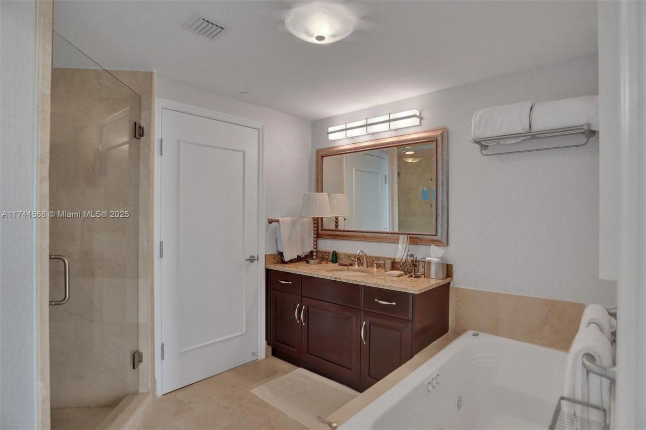 4401 Collins Ave, Unit 2114/2116, Miami Beach, FL 33140 Photo