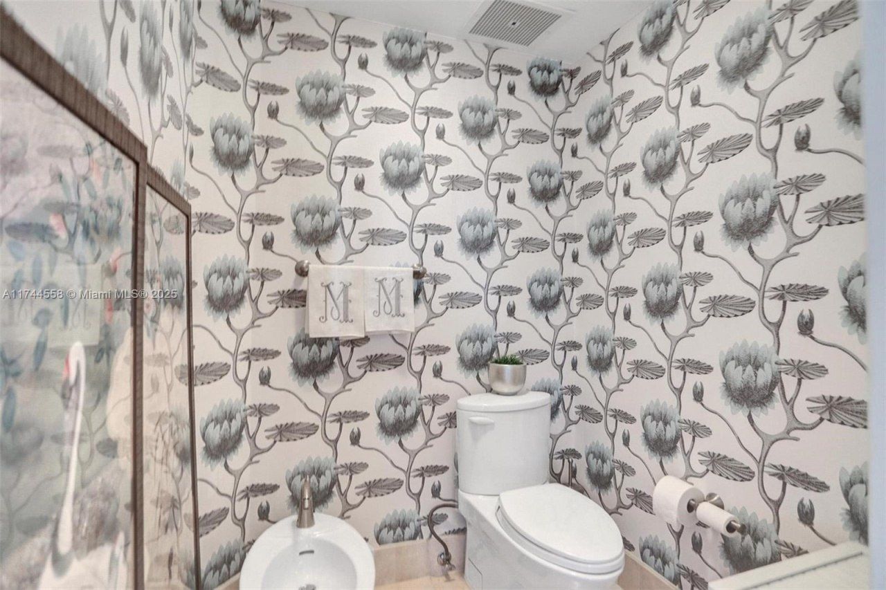 4401 Collins Ave, Unit 2114/2116, Miami Beach, FL 33140 Photo