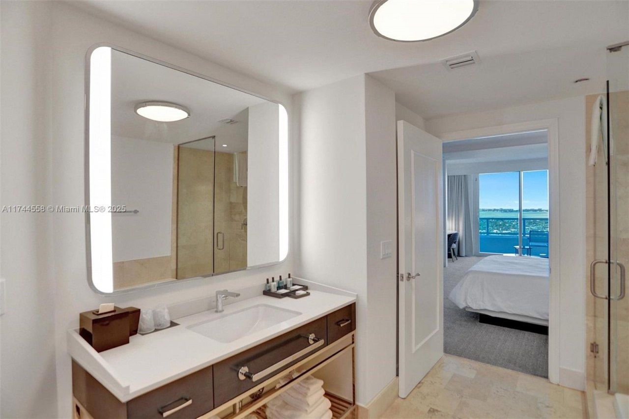 4401 Collins Ave, Unit 2114/2116, Miami Beach, FL 33140 Photo