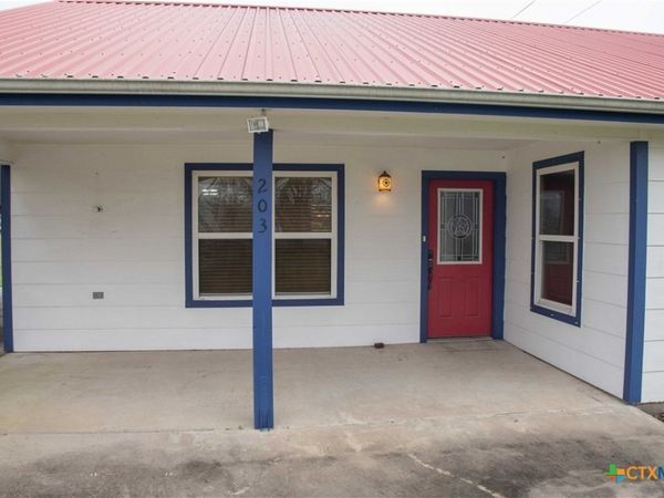 203 S Gisler Street, Austwell, TX 77950