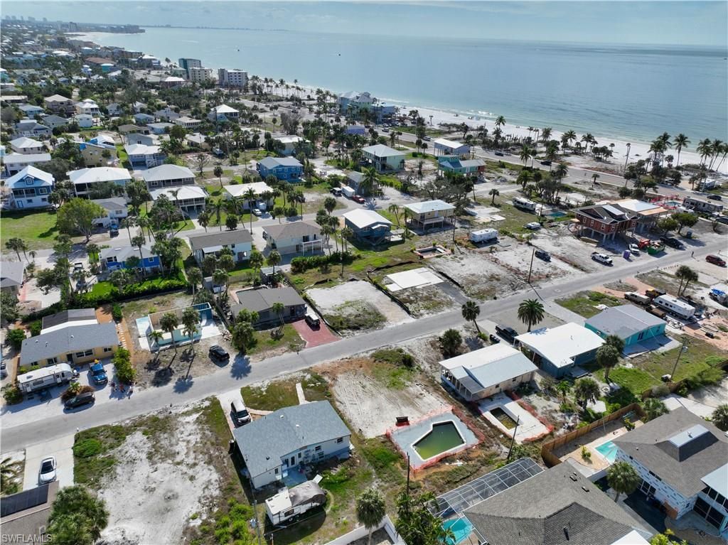 161 Hibiscus Dr, Fort Myers Beach, FL 33931 Photo