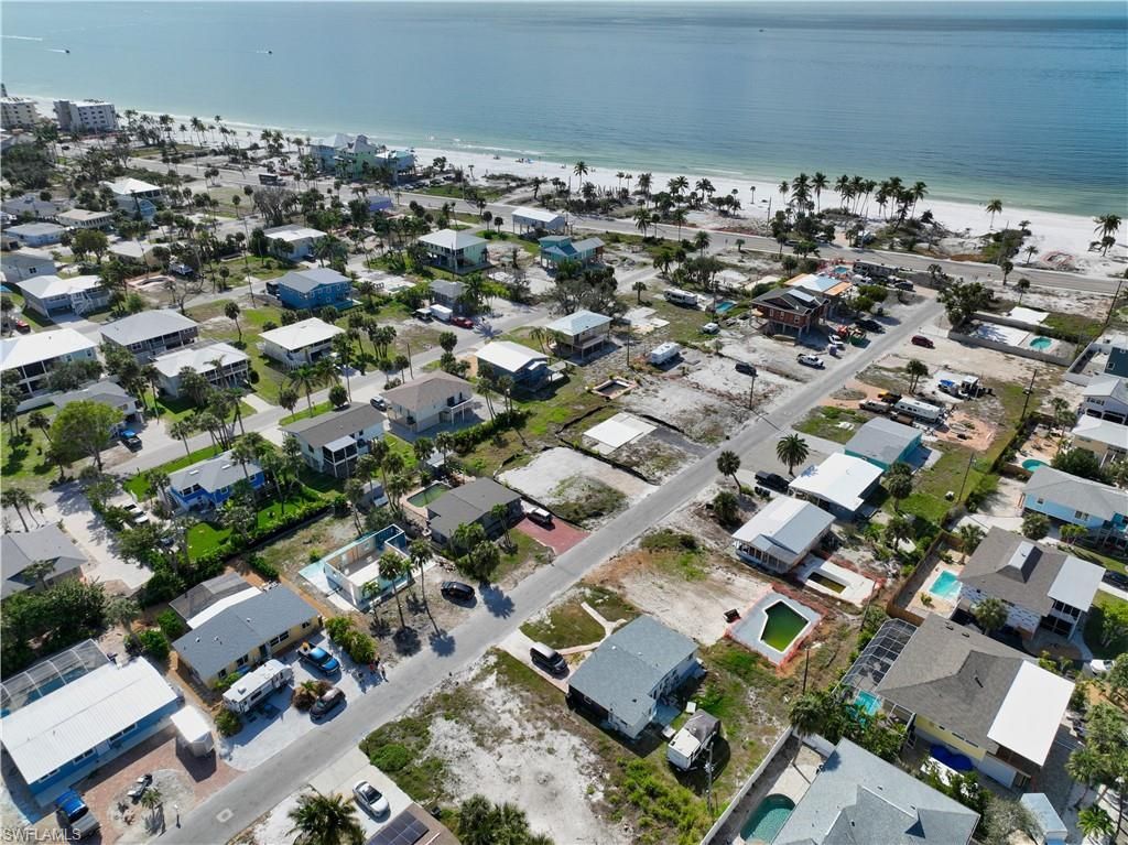 161 Hibiscus Dr, Fort Myers Beach, FL 33931 Photo
