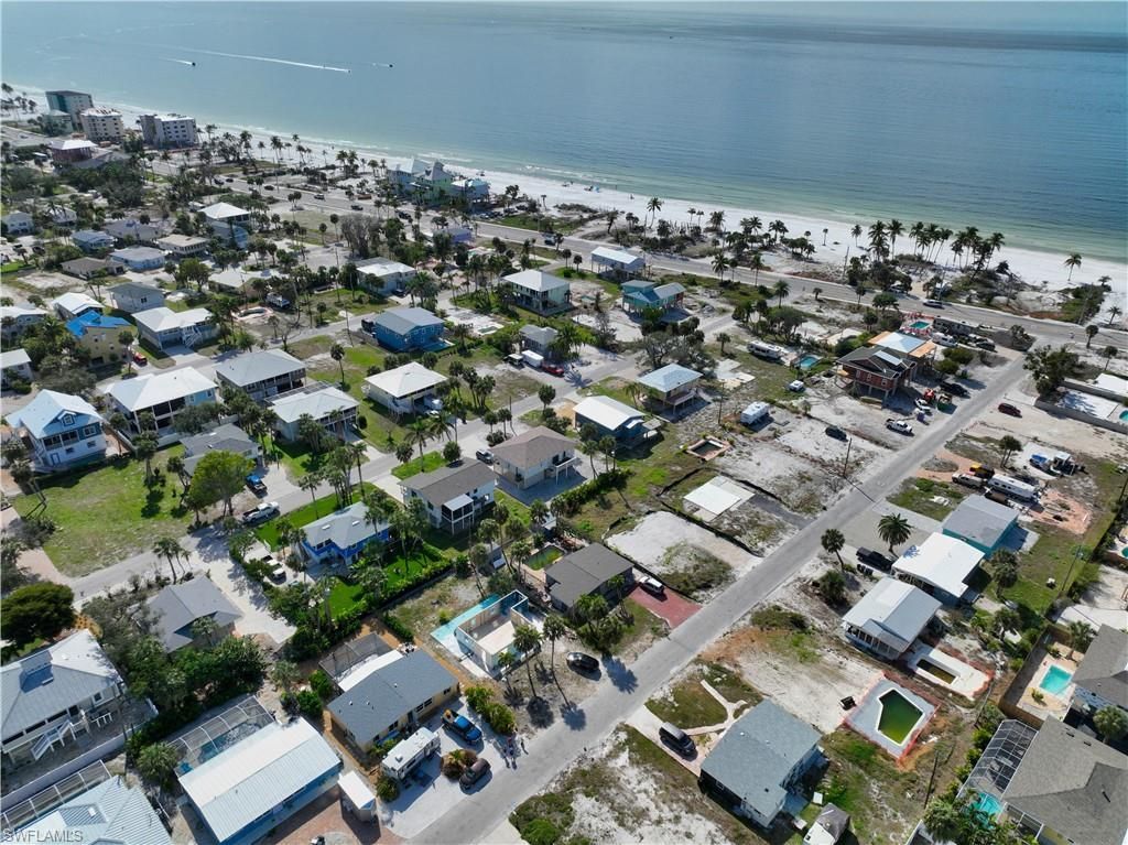 161 Hibiscus Dr, Fort Myers Beach, FL 33931 Photo