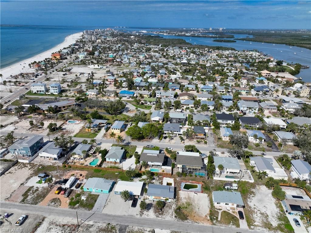 161 Hibiscus Dr, Fort Myers Beach, FL 33931 Photo