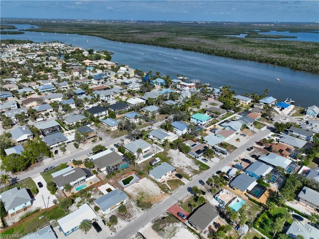 161 Hibiscus Dr, Fort Myers Beach, FL 33931 Photo