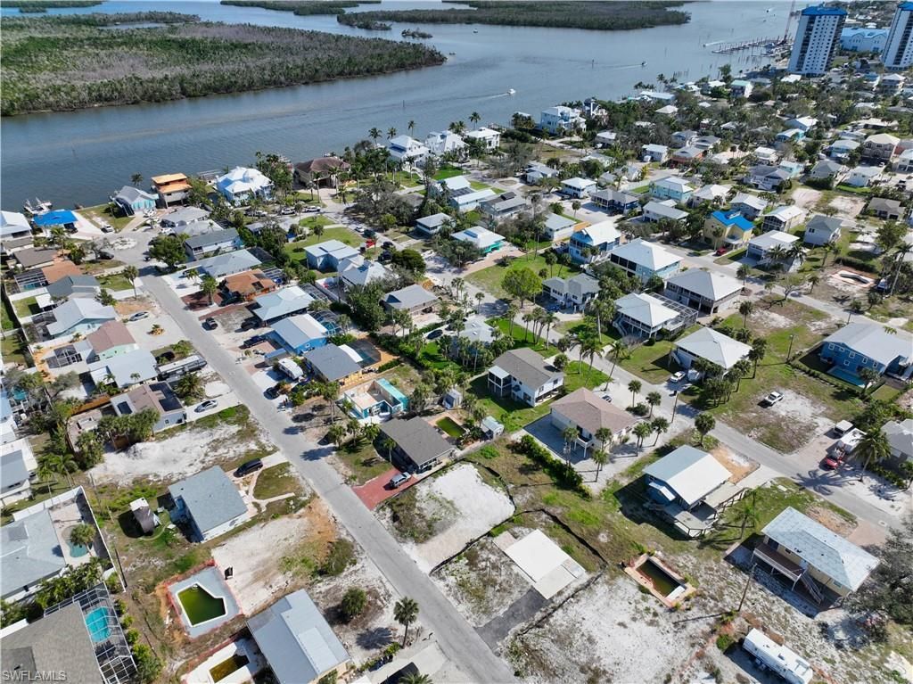 161 Hibiscus Dr, Fort Myers Beach, FL 33931 Photo