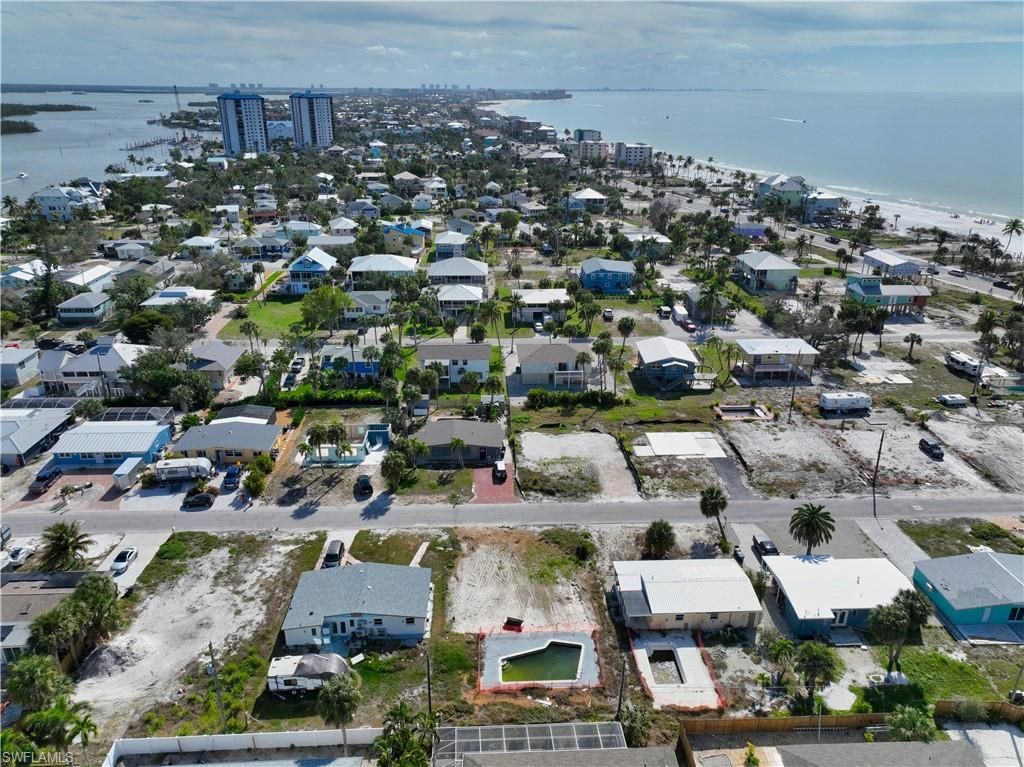 161 Hibiscus Dr, Fort Myers Beach, FL 33931 Photo