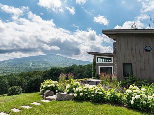 25 Mountain Haunts Road, Winhall, VT 05340