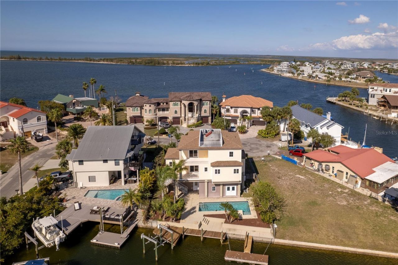 3073 Gulf Winds Circle, Hernando Beach, FL 34607 Photo