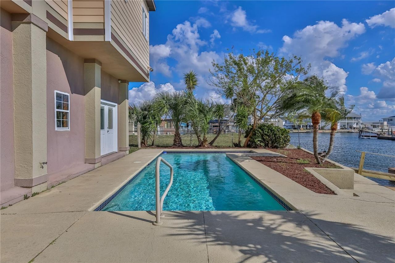 3073 Gulf Winds Circle, Hernando Beach, FL 34607 Photo