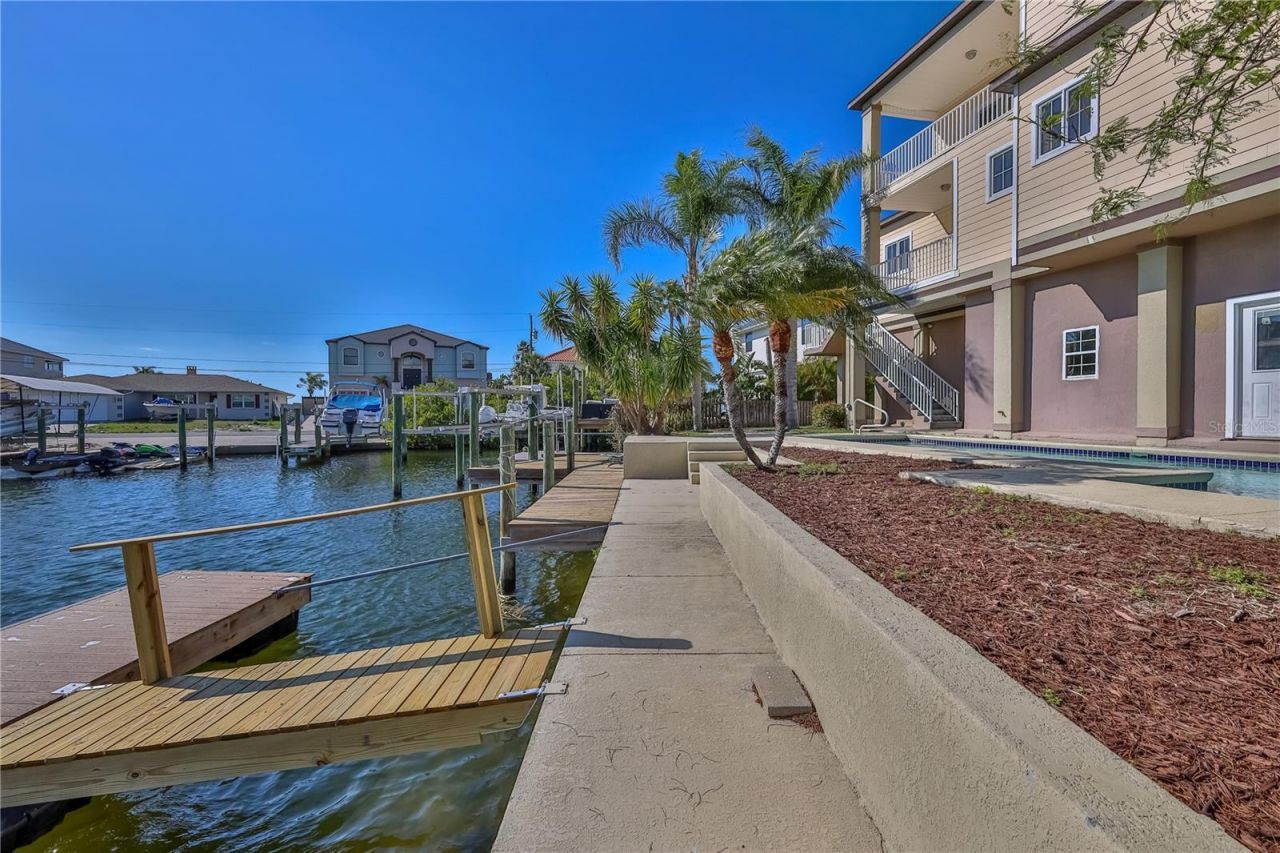3073 Gulf Winds Circle, Hernando Beach, FL 34607 Photo