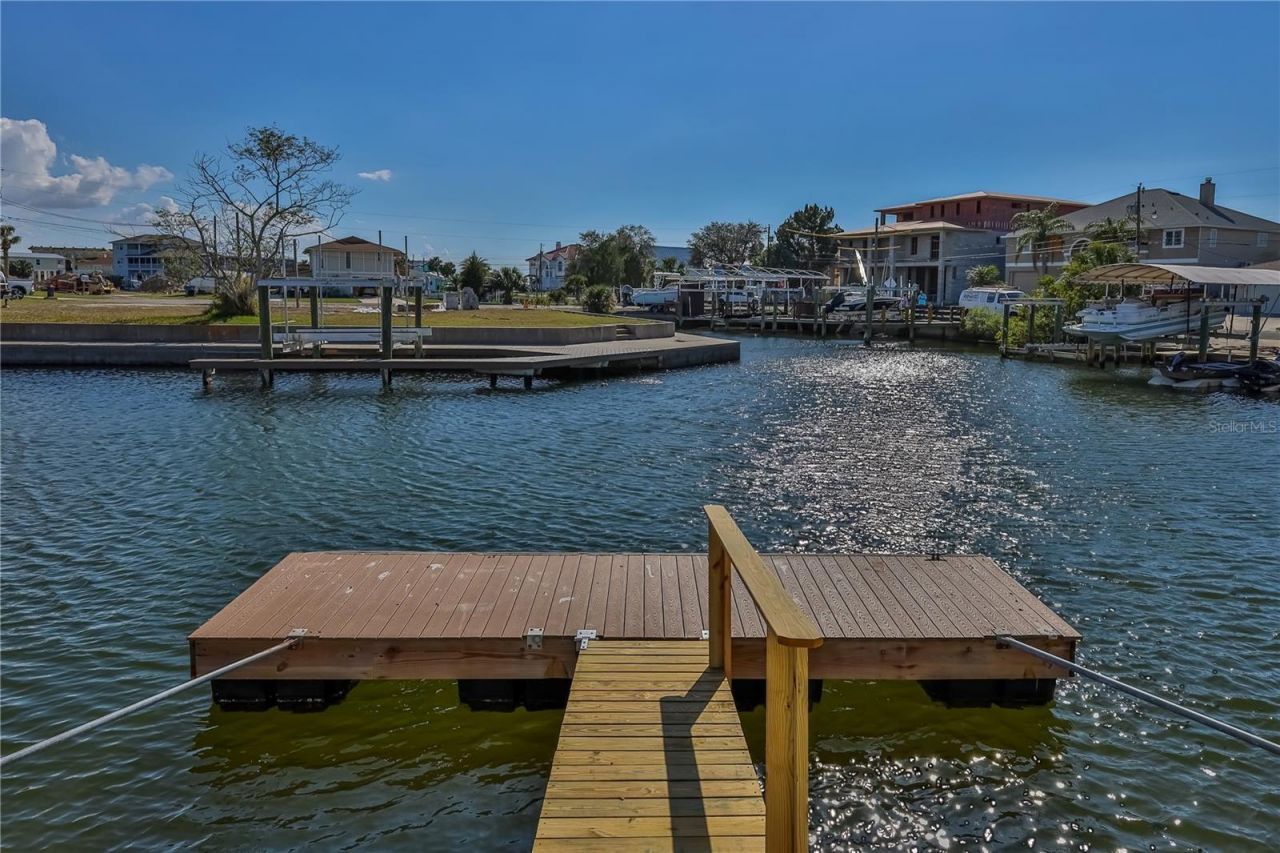 3073 Gulf Winds Circle, Hernando Beach, FL 34607 Photo