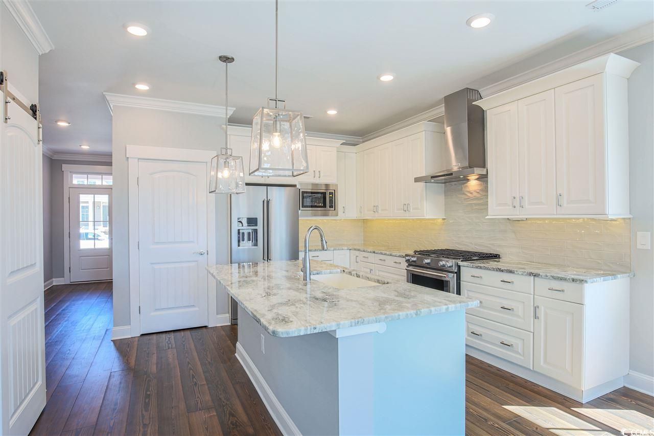 8125 Living Tide Dr. Photo 4