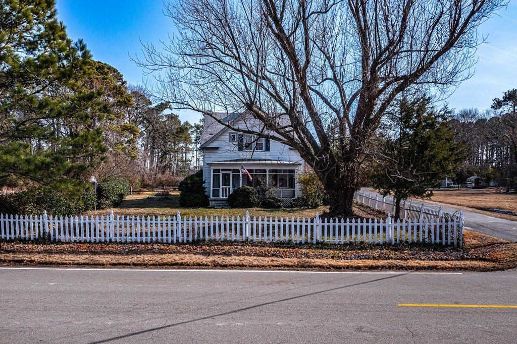 21 Summers Lane, White Stone, VA 22578 Main Photo