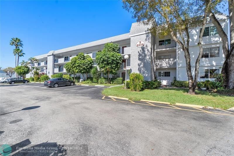8205 NW 61st Street, Unit B305, Tamarac, FL 33321 Photo