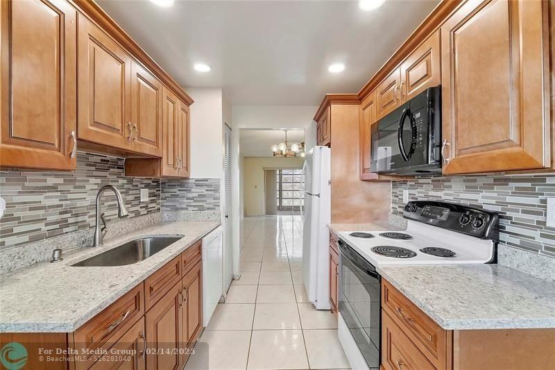 8205 NW 61st Street, Unit B305, Tamarac, FL 33321 Photo