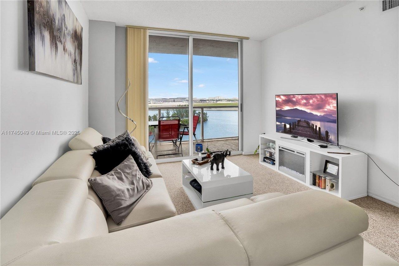 5091 NW 7th St, Unit 1001, Miami, FL 33126 Photo