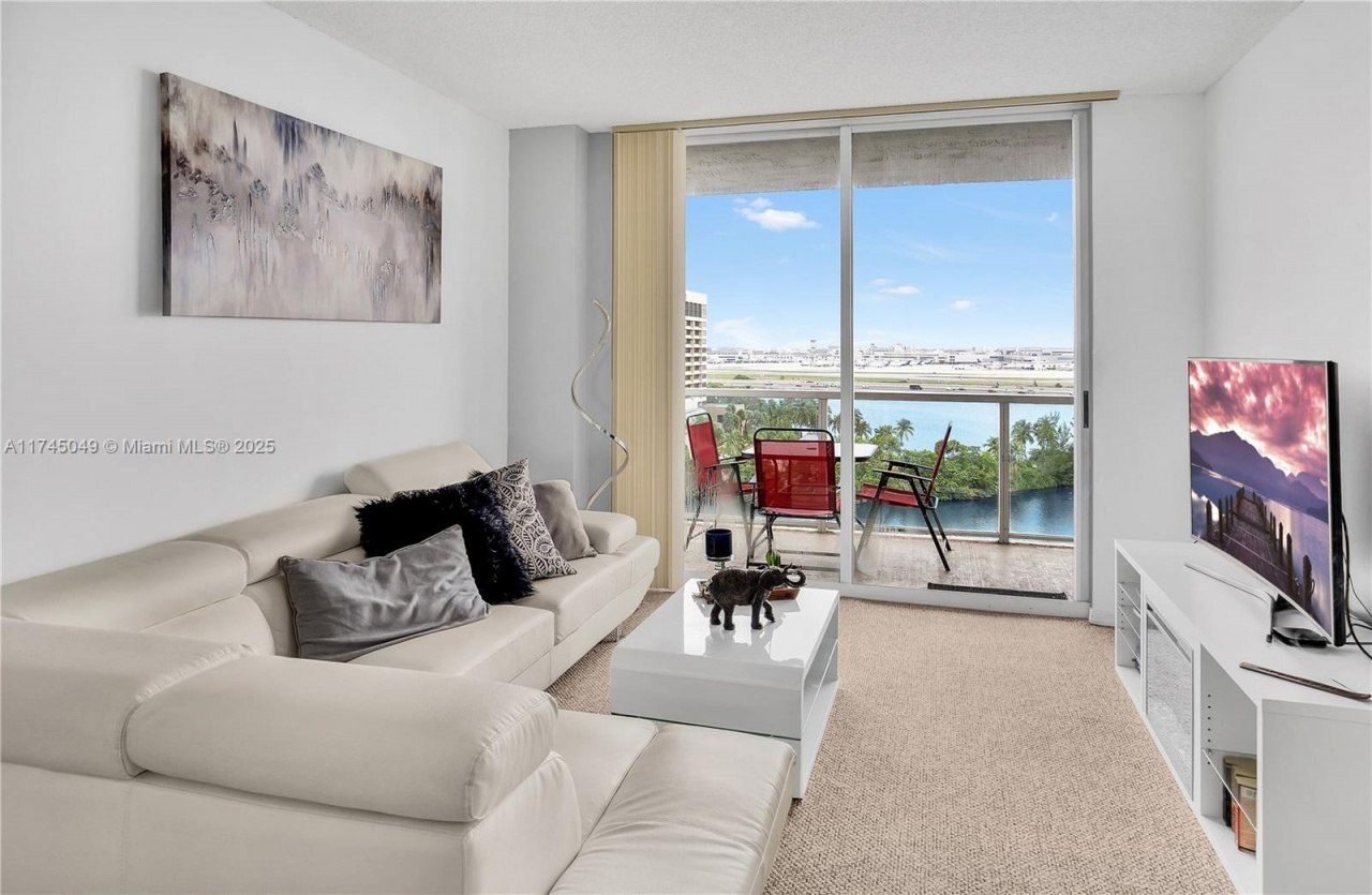 5091 NW 7th St, Unit 1001, Miami, FL 33126 Photo