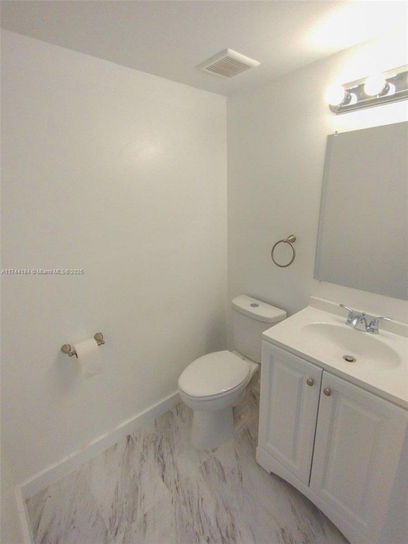 4174 Inverrary Drive, Unit 706, Lauderhill, FL 33319 Photo