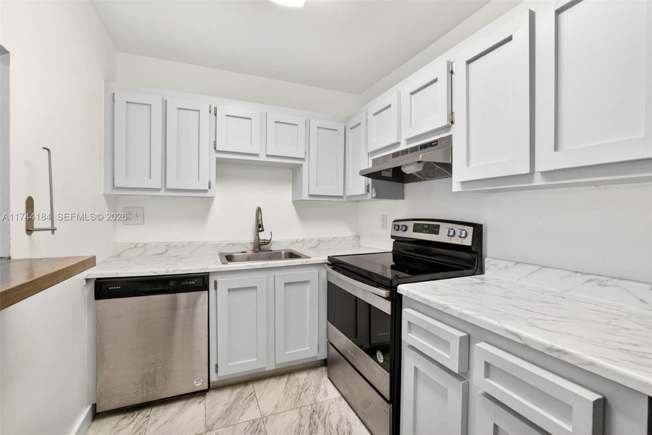 4174 Inverrary Drive, Unit 706, Lauderhill, FL 33319 Photo
